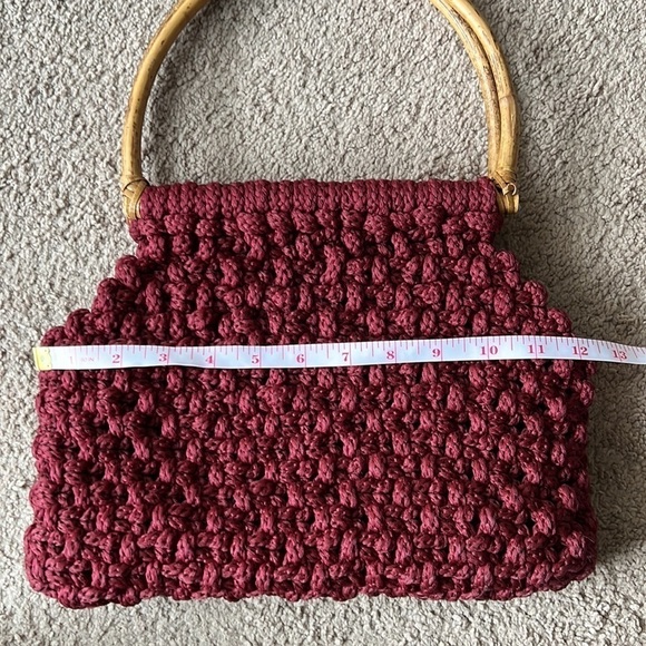 Vintage Burgundy Raspberry Crochet Handmade Wooden Handle Bag - Picture 8 of 10